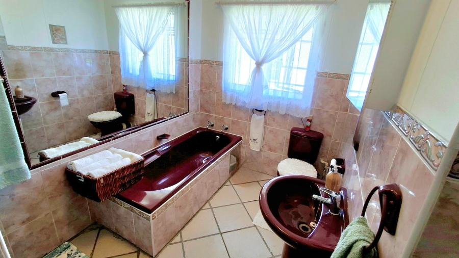 4 Bedroom Property for Sale in Roodia Free State